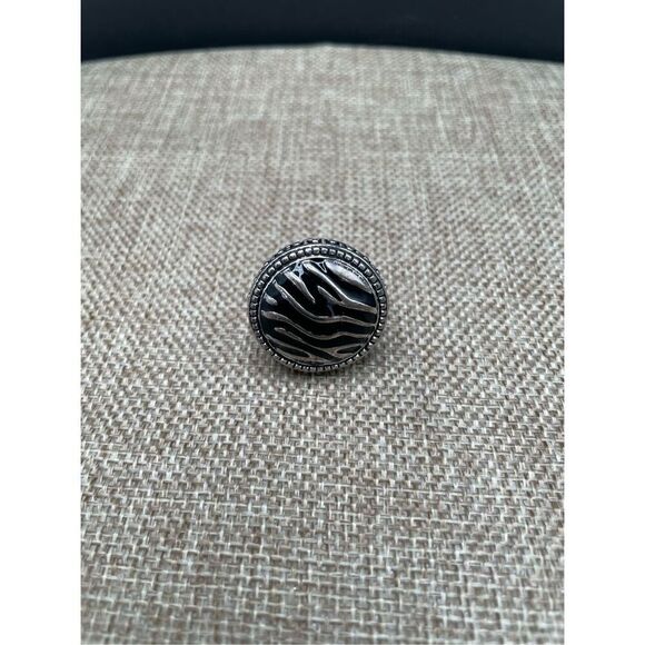 Vintage Premier Design Zebra Silver Tone & Black  Enamel Statement Ring Size 8 - Picture 1 of 7
